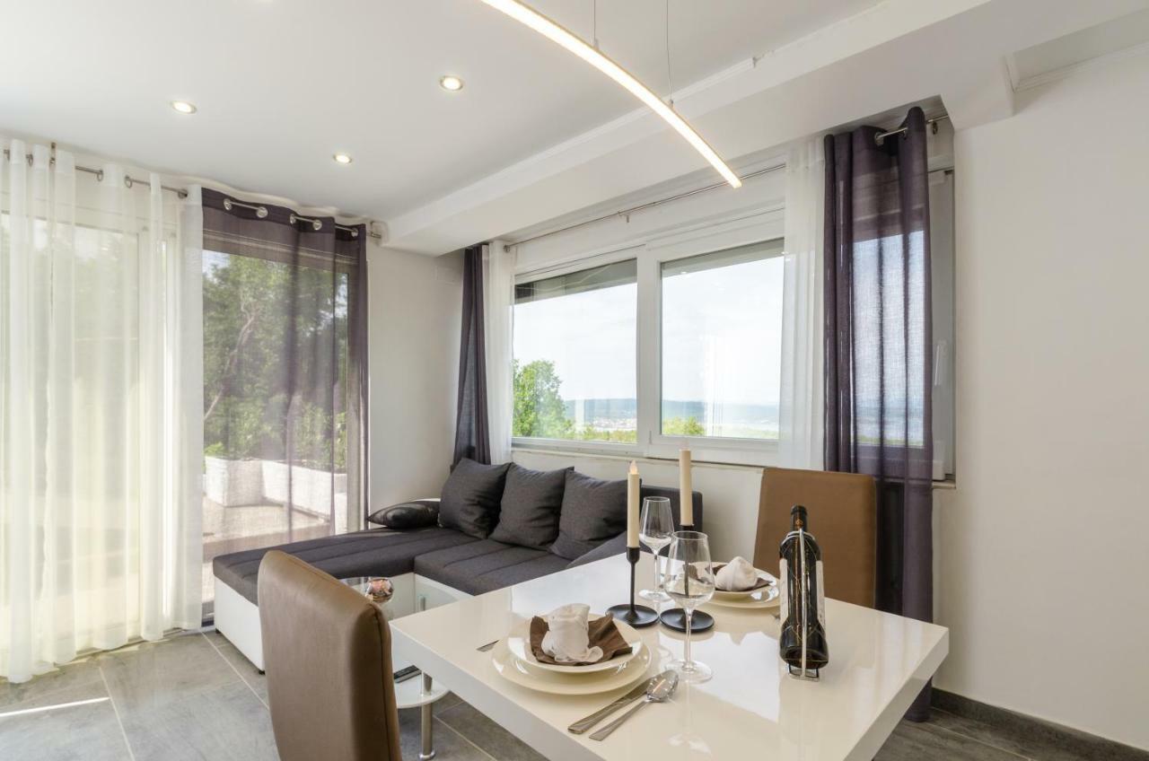 Villa Linda Crikvenica Exterior photo
